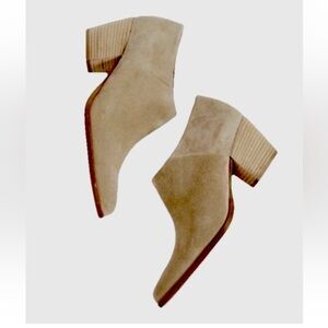 Vince Hamilton Clay Suede Leather  Pointed Toe Ankle Booties Boots Women’s Sz 7